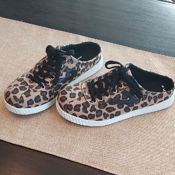 Tretorn Shoes - Tretorn Leopard Print Women's Sneakers